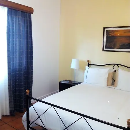 Quinta Do Quarteiro 게스트하우스 4*