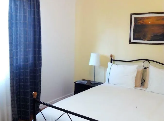 Quinta Do Quarteiro בית הארחה 4*